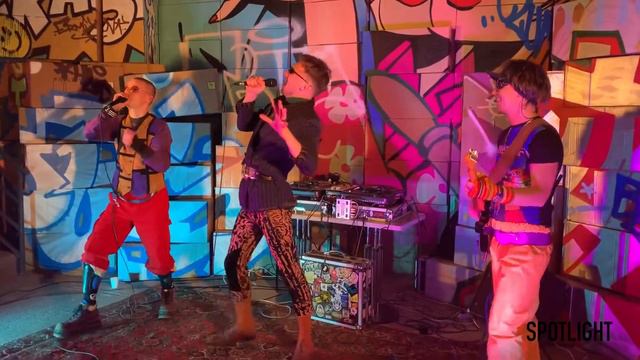 #7 Перформанс  Danger Stranger Band  на открытии выставки Сергея Якименко "Paradise Day" смотреть онлайн