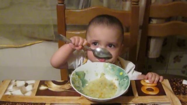 Ася кушает 1 год и 2 месяца смотреть онлайн