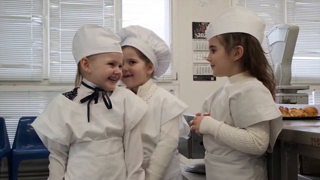 Поздравление с 8 марта женщин порт Южный. смотреть онлайн