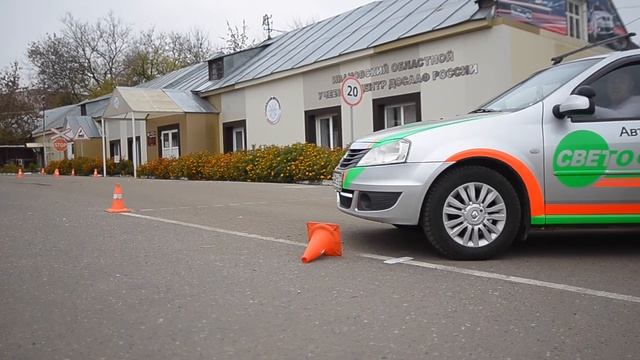 Сдаём площадку в ГИБДД - Повороты на 90 градусов смотреть онлайн