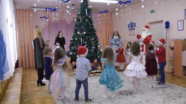 С Новым 2022 годом смотреть онлайн