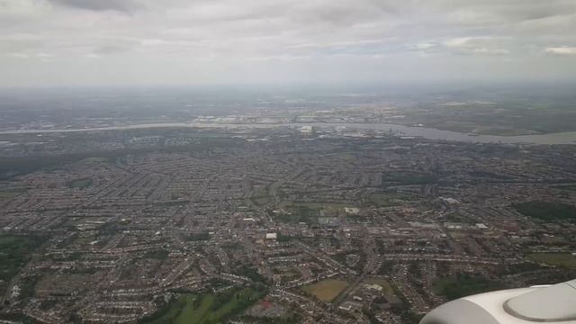 Stunning landing in London City Airport смотреть онлайн