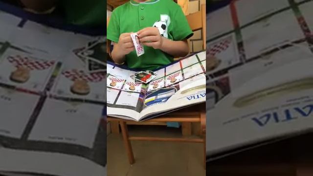 Amir клеит наклейки футболистов ЧМ-2018 смотреть онлайн