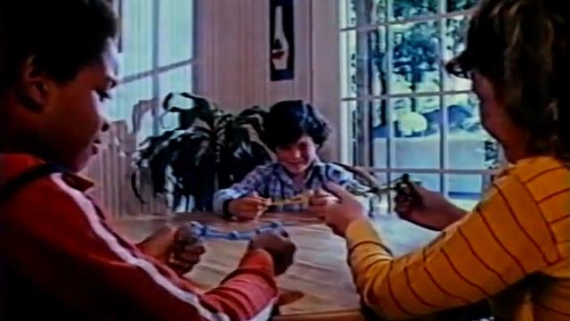 Quaker Oats - Cap'n Crunch Peanut Butter Cereals and Thumb tennis (1981) смотреть онлайн