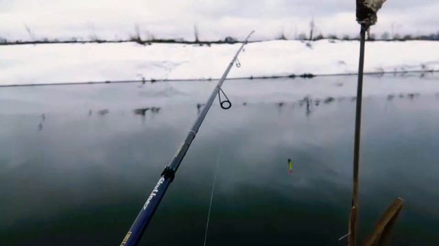 Открытие спиннинга весною 2021! Щука ТРОФЕЙ на малой реке!!! смотреть онлайн