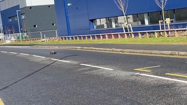 too much POWER - RC Car overvolted 14x HP смотреть онлайн