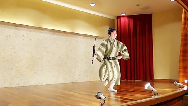 【琉球舞踊】傘の鳩間節　Ryukyu Buyo Dance "HATOMA BUSHI with umbrella" смотреть онлайн