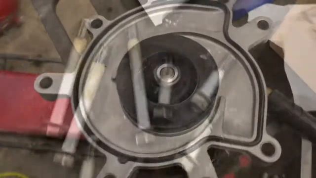 How to : Replace a Water Pump & Thermostat on a 2002 Jeep Liberty смотреть онлайн