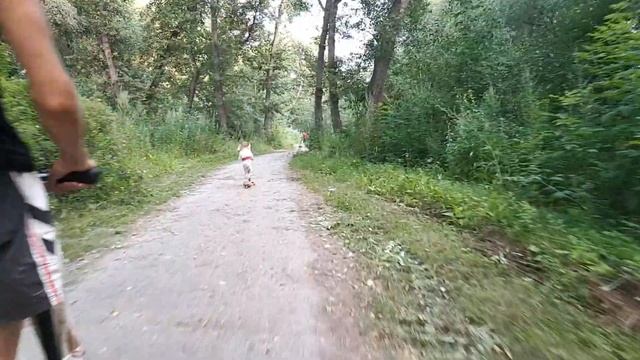 На самокатах в Зелёной роще смотреть онлайн
