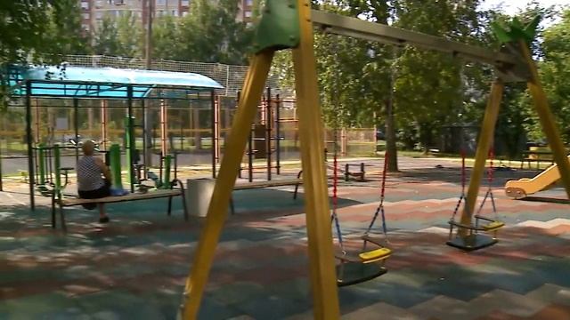 (12+) Ещё одну детскую площадку отремонтировали в Мытищах по программе благоустройства смотреть онлайн
