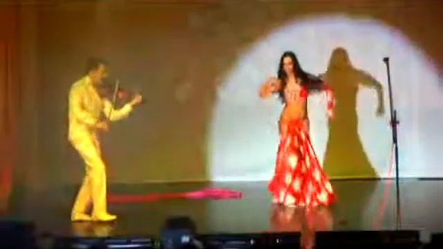 Тигран Петросян & Алия Аль-Махди - Арабская девушка (TED) смотреть онлайн