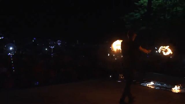 Огненное шоу [Rainbow Storm] (соло) г.Ковров, Шоу-группа Хамелеон (г. Иваново) смотреть онлайн