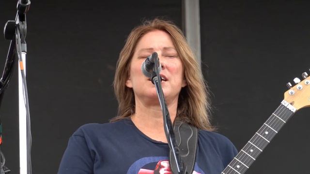 The Breeders (Live @ Outlandia Festival, Omaha - August 13, 2022)