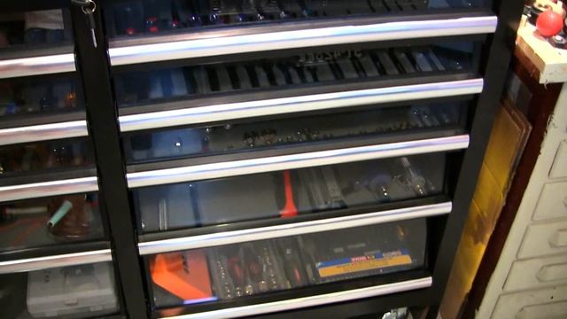 ВАЗ 2103 в гараже после ремонта