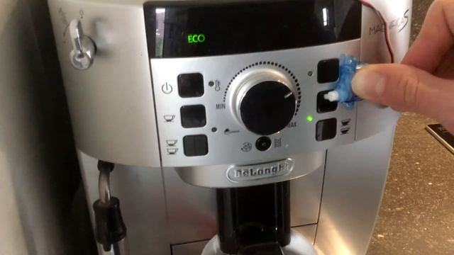 ESP & Google Assistant - Coffee Machine Automation смотреть онлайн