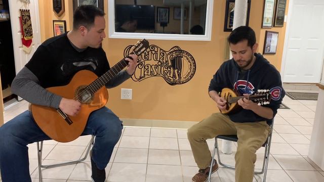 Rudy A. Hernández y Gerardo Martinez Jr. interpretan Sonatina en DO Mayor смотреть онлайн