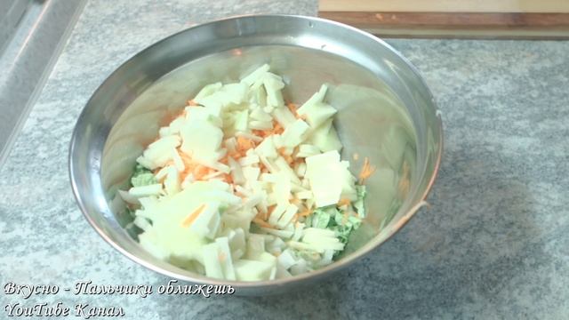 Полезный диетический салат с пекинской капустой, яблоком, морковью смотреть онлайн
