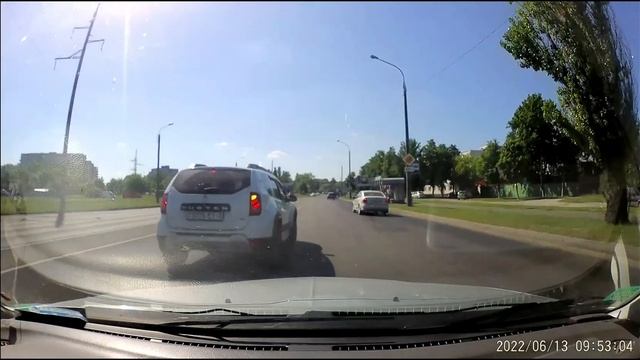 5775 IE-3 Рено Дастер и старый пердун, который торопится на тот свет смотреть онлайн