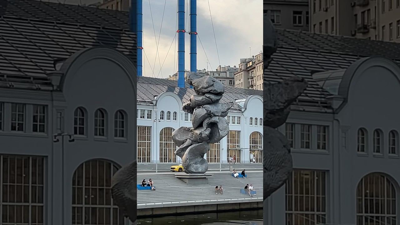 На что похожа эта известная скульптура в Москве? смотреть онлайн