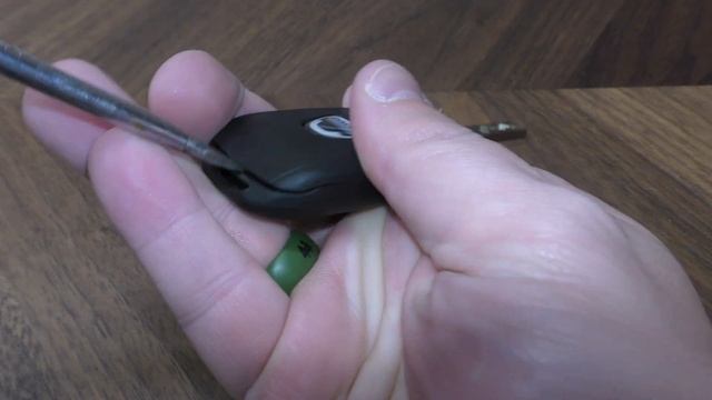 Dacia Sandero / Logan / Duster Key Fob Battery Replacement - EASY DIY смотреть онлайн