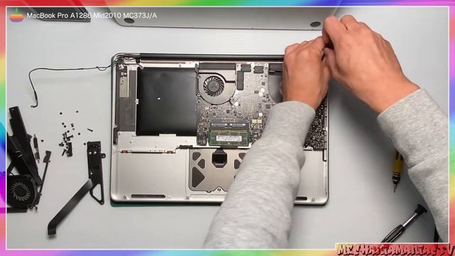Apple MacBook Pro A1286 Mid2010 MC373J/A 2.66GHz Intel Core I7 分解のプロセス [MechanicManiacTV002]