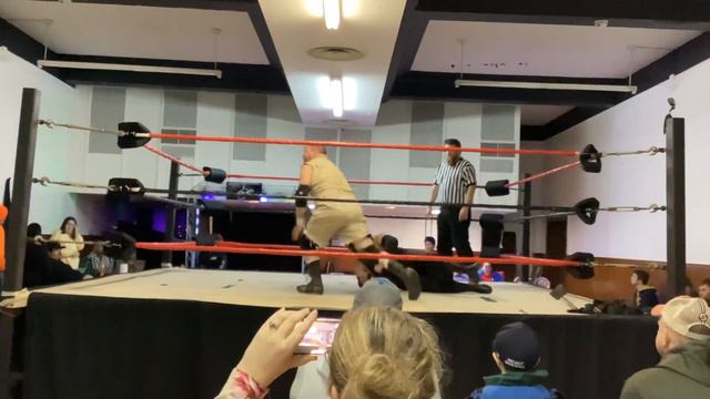 The Ram Anthony Drake vs Gus The Gardner смотреть онлайн