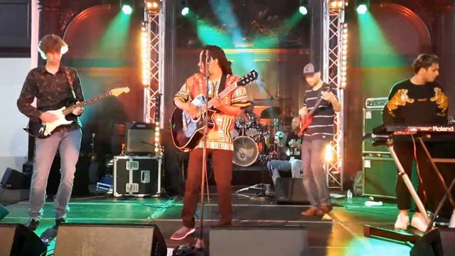 Johnny Baby "Running around in circles" @ Reggae-explosion Groningen смотреть онлайн