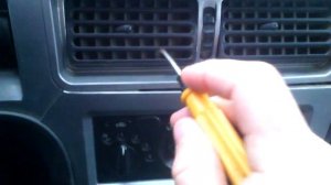 Снять панель Дэу Нексия.