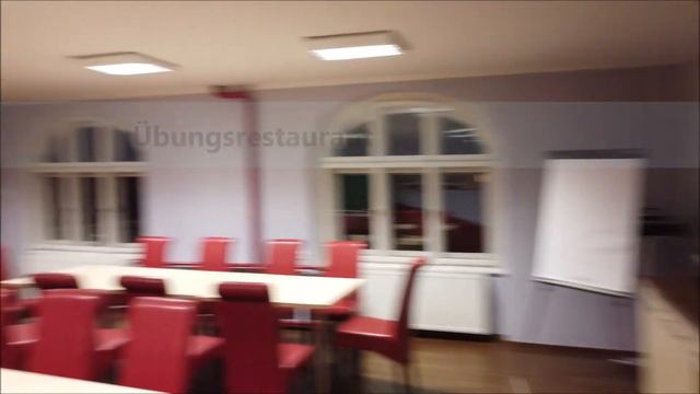 Rundgang durch die Polytechnische Schule Salzburg смотреть онлайн