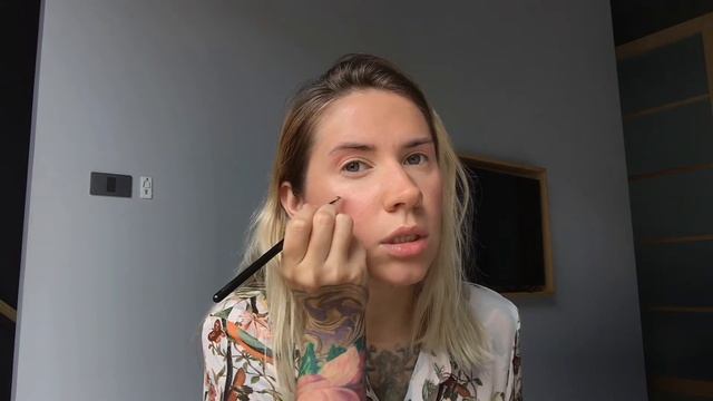 Макияж за 10 минут/ Простой макияж для новичков/ Макияж с цветным акцентом смотреть онлайн