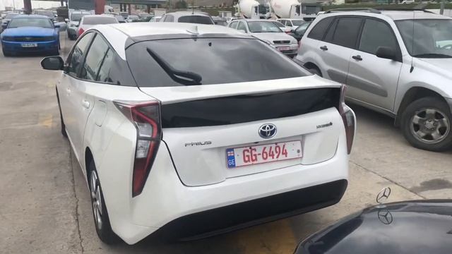 Toyota Prius Gürcüstan Bazarında. смотреть онлайн