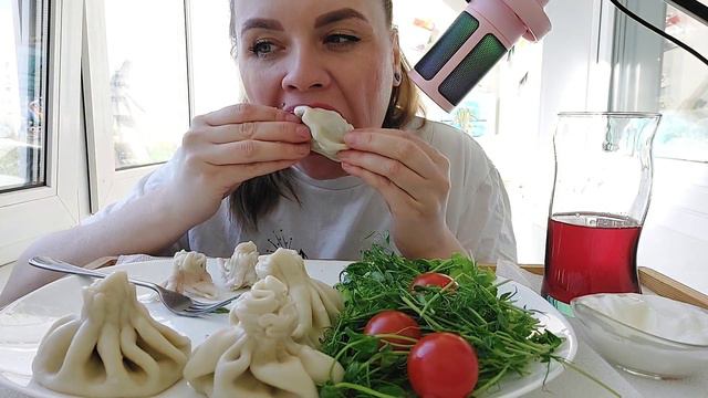 Мукбанг хинкали 🥟 микрозелень, помидорки #мукбанг #фудблогер смотреть онлайн