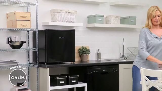 RHTTLF1/B Russell Hobbs Table Top Fridge смотреть онлайн
