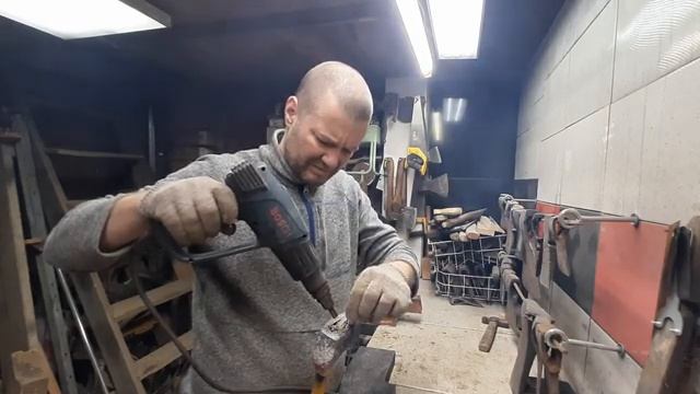 Ремонт колуна на пластиковом топорище смотреть онлайн