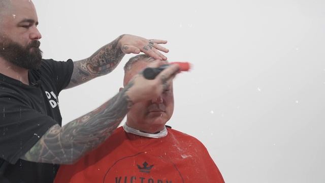 How To Cut a flat top with barber greg смотреть онлайн