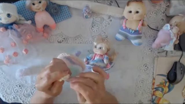 513.Вяжем шапку для куклы. Вязаная шапка для куклы .Шапка для куклы.Gorro de lana para muñeca смотреть онлайн