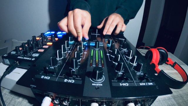 ANTONIO G. Tech-House 25/03/20 смотреть онлайн