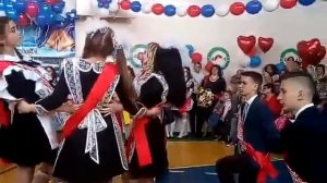 Самый трогательный вальс на последний звонок! Мой ласковый и нежный зверь...г.Братск-2018