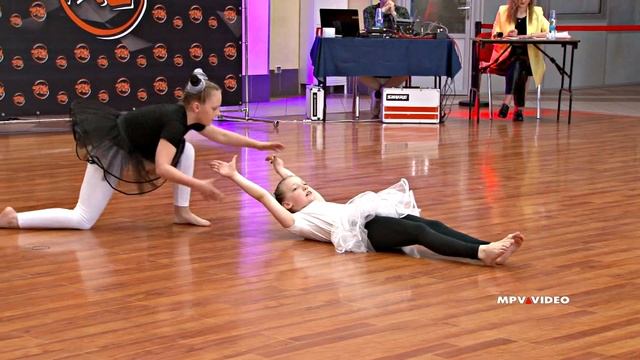 Акробатика для детей, акробатические танцы смотреть онлайн