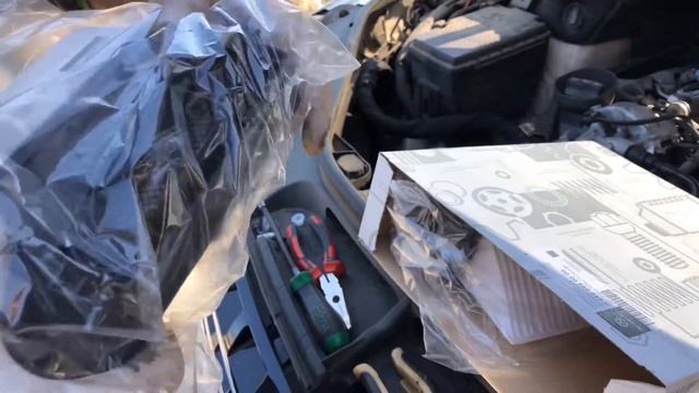 Замена топливного фильтра Mercedes-Benz ML350 bluetec(дизель) смотреть онлайн