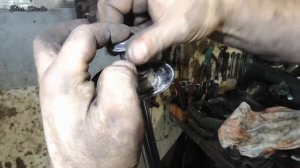 Замена передней стойки Skoda Rapid