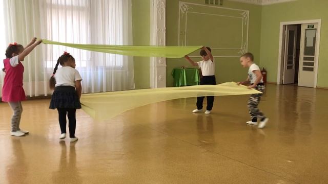 Танец с тканью Средняя группа Детский сад смотреть онлайн