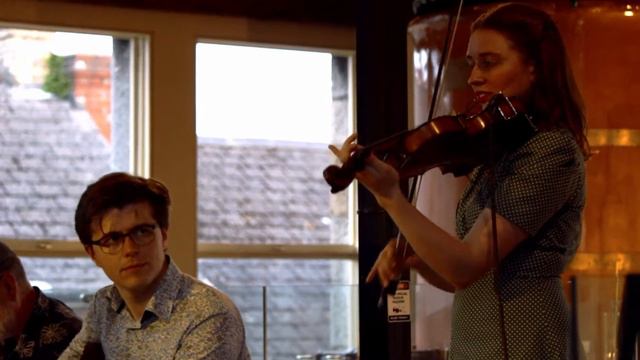 La Vie en Rose perform "I'll See You in my Dreams" at the Dartmoor Whisky Distillery смотреть онлайн