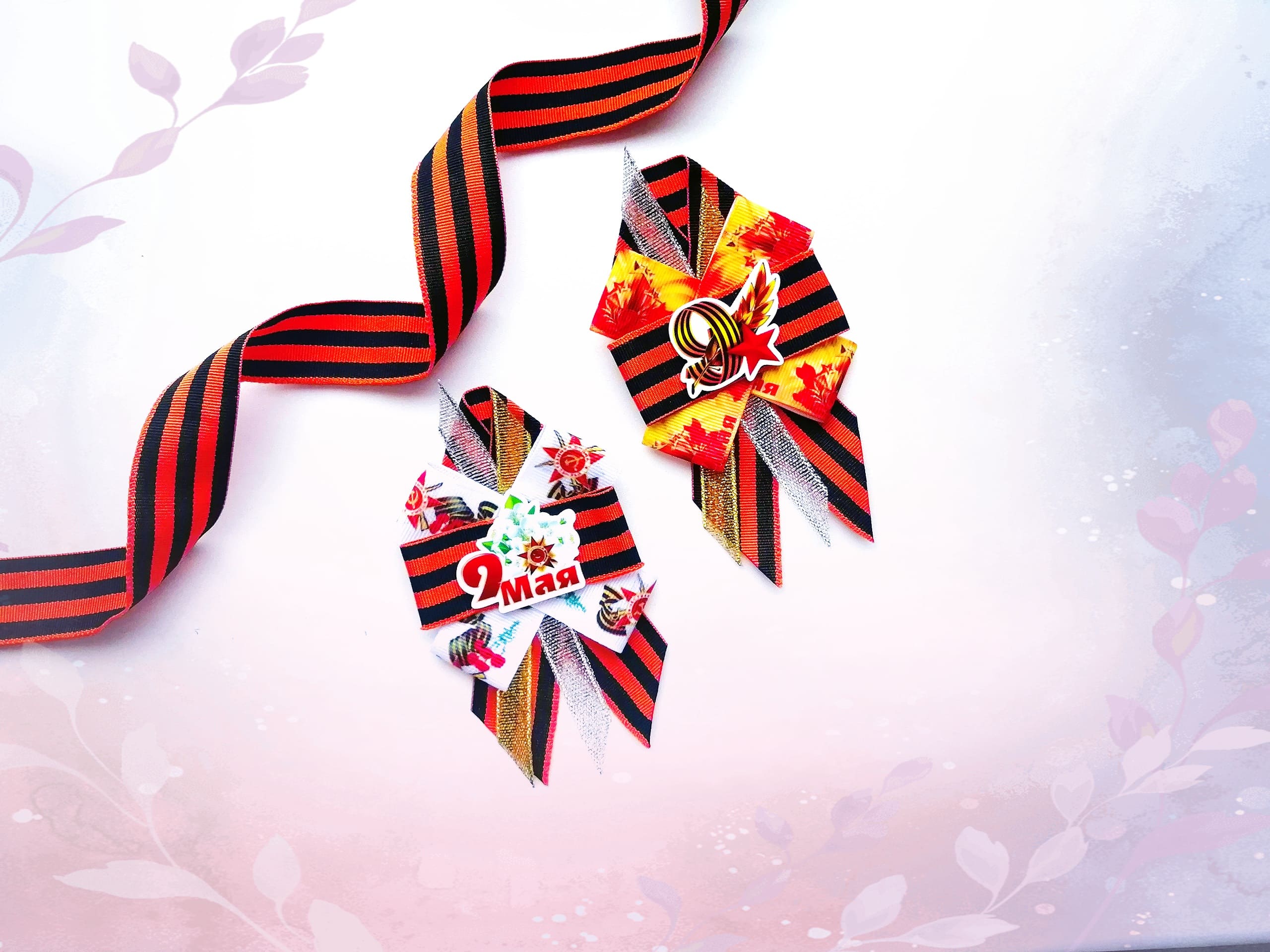 Брошь из лент. Красивая брошь 9 мая. Просто и быстро.  Георгиевская лента. Брошь канзаши.