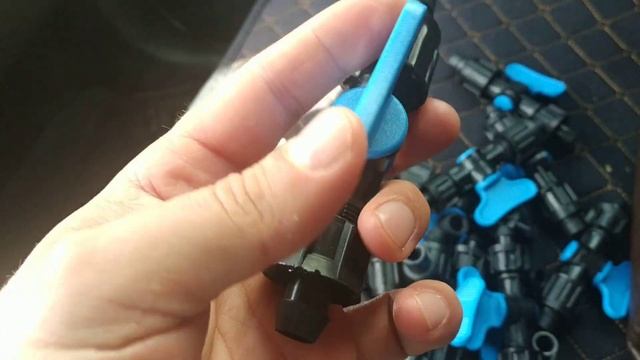 Капельный полив. Заказ комплектующих с сервиса OZON. Очень удобно!!! смотреть онлайн