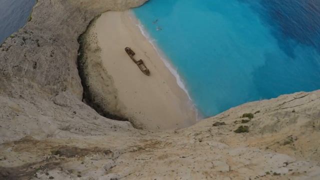 Греция, о. Закинтос, пляж Навайо, 21.09.2016. Лёня третий прыг. смотреть онлайн