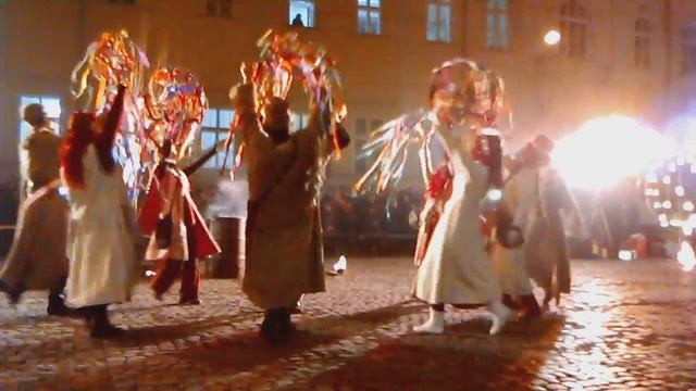 LVIV , Ukraine. Christmas show, folk songs. Рождественские гуляния, ярмарки смотреть онлайн