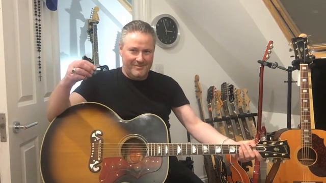 VINTAGE GIBSON SJ200 & SJ DELUXE ACOUSTIC GUITARS смотреть онлайн