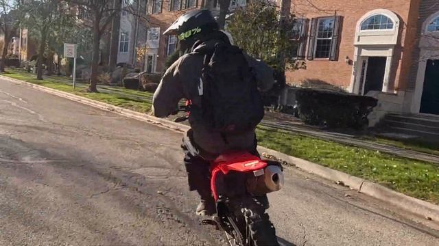 Kevin Poppin Wheelies on a crf 450 смотреть онлайн