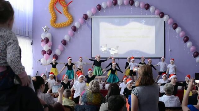Танец 1Б класса Весёлые снеговички смотреть онлайн